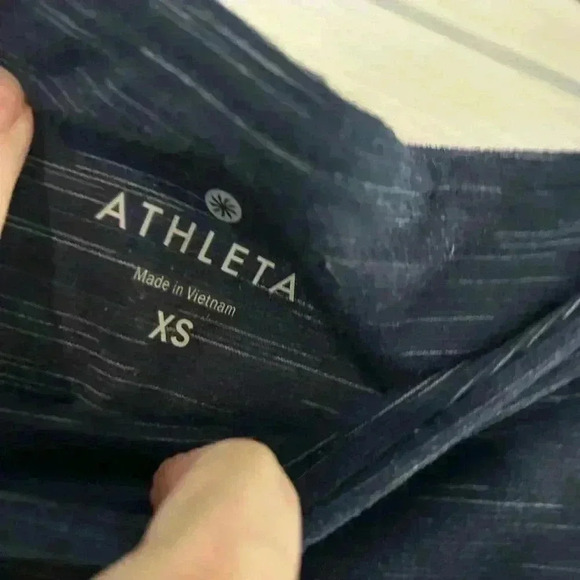 Athleta blue athletic leggings. XS. Gently used. W 23”, Outseam 33.5”, Inseam 24 - Picture 2 of 4